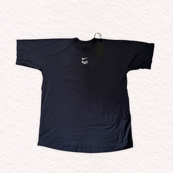 ✔️ NWT✔️ NIKE ESC Black Women's Graphic Tee - Picture 3 of 13